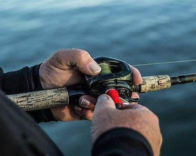 How to Retrieve Lure for Fishing